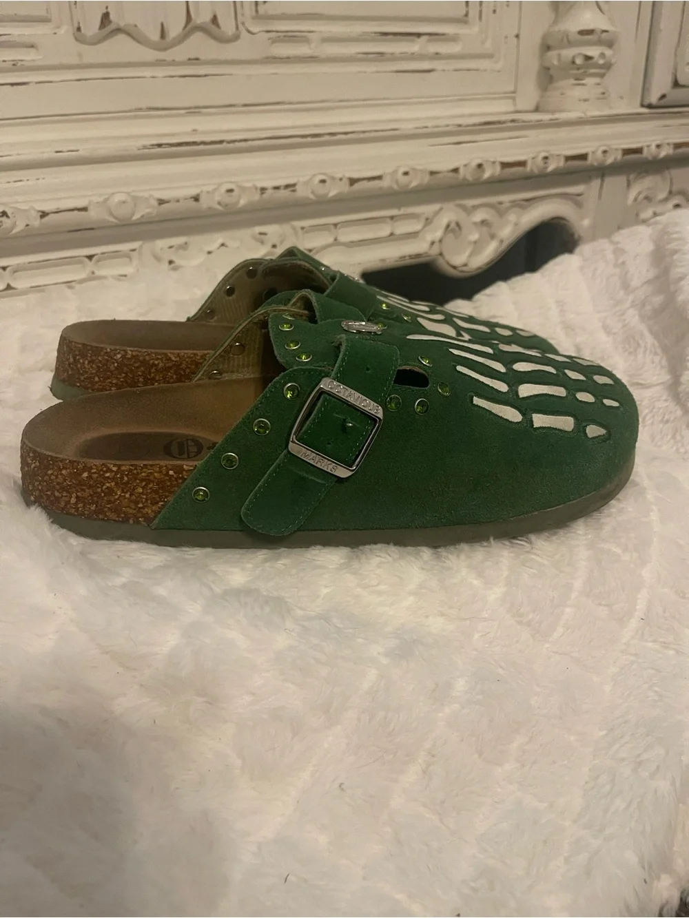 Octavious Marks “Don’t touch the moss Packed a punch” Green Slip-on Clogs